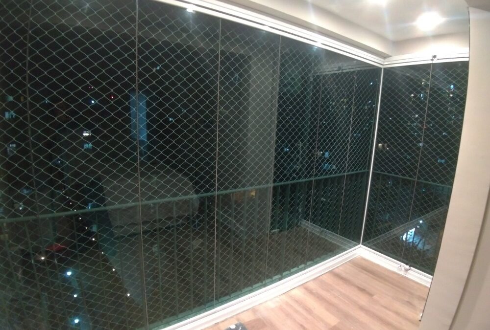 3 dicas imprescindíveis para uma instalação segura de envidraçamento de sacada